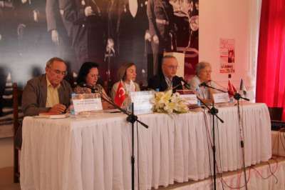 ADALAR’DA GERÇEKLEŞTİRİLEN 1.KADIN YAZARLAR SEMPOZYUMU’NDA AYLA KUTLU EDEBİYATI KONUŞULDU