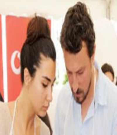TUBA BÜYÜKÜSTÜN VE SEVGİLİSİ ONUR SAYLAK ENGELLİ GENÇLER İÇİN DESTEK VERDİ!..