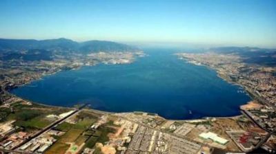 İzmit Körfezi'nde yıllar sonra ilk plaj Karamürsel'de açıldı