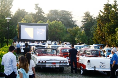ARABALI SİNEMAYLA “CASABLANCA” NOSTALJİSİ