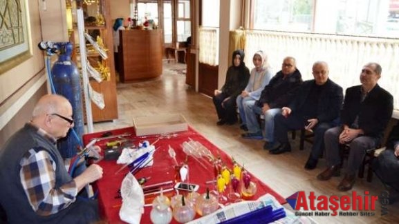 Sanat Kahve’de Cam Dile Geldi