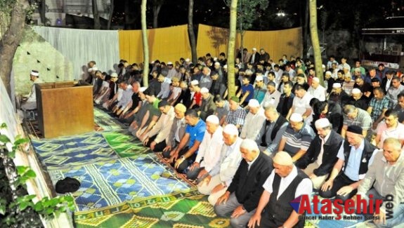 Beykoz'da Tarihi Namazgâh İlk Teravihle Açıldı