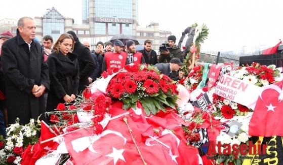 BATTAL İLGEZDİ’DEN ŞEHİTLER TEPESİ’NE 44 KARANFİL