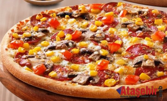 Yılbaşı partisinin vazgeçilmez lezzeti Domino’s