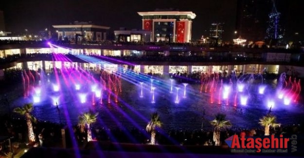 Watergarden Ataşehir’de  Sevgililer Günü’nde aşk şarkılı su şovu