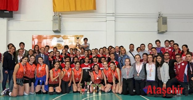 ATAŞEHİR'DE VOLEYBOL TURNUVASI SONA ERDİ