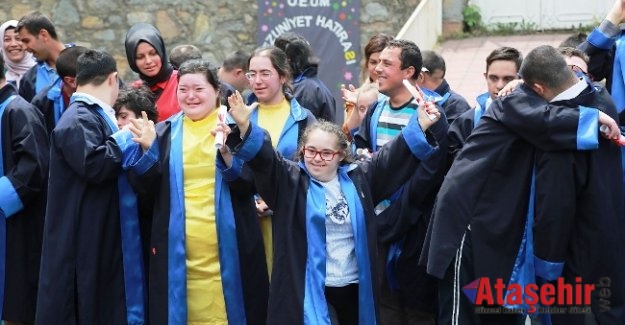 Ümraniye’de Otizmli Çocuklar İçin Kep Töreni Düzenlendi