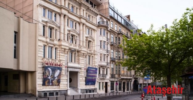 New Balance ile Adım Adım İstanbul Bienali
