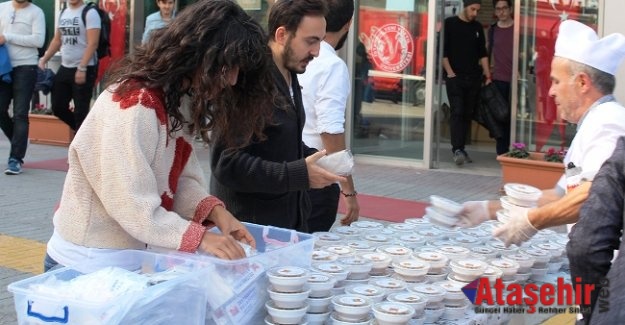 Belediyeden Üniversiteli Öğrencilere Aşure Sürprizi