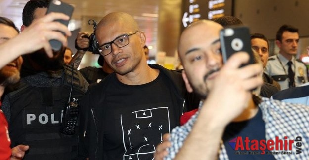 ALEX DE SOUZA İSTANBUL'DA