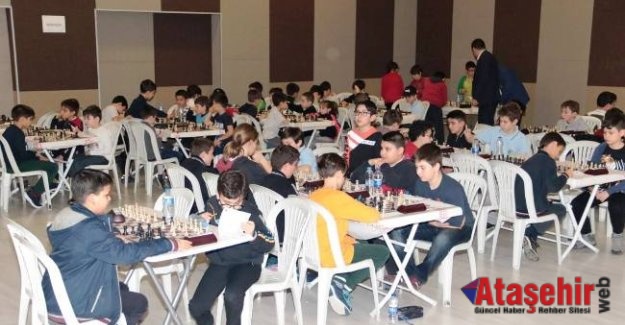 ATAŞEHİR OKULLAR ARASI SATRANÇ TURNUVASI SONA ERDİ