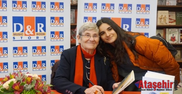 CANAN KARATAY D&R’DA OKUYUCULARIYLA BULUŞTU