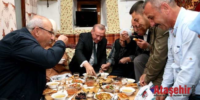 Cumhurbaşkanı Erdoğan orucunu yer sofrasında açtı