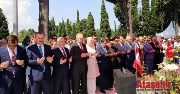 15 TEMMUZ ŞEHİTLERİMİZ KABİRLERİ BAŞINDA ANILDI