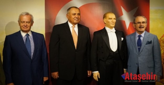 Ünlülerin Balmumu Heykelleri Ataşehir'de Sergileniyor