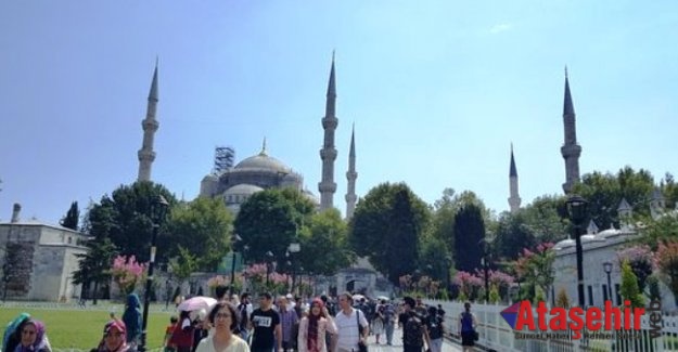 Avrupalı Turist Sultanahmet’e Dönüyor