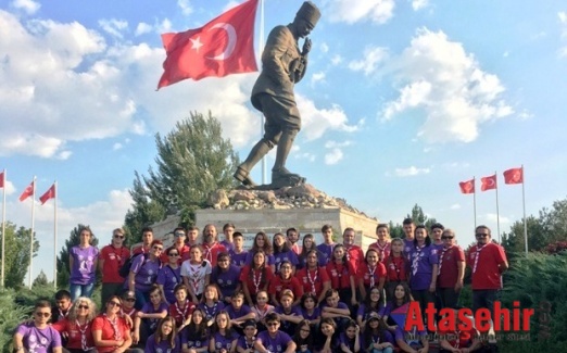 İZCİLER 30 AĞUSTOS ZAFERİNİ ANMAK İÇİN YÜRÜDÜ