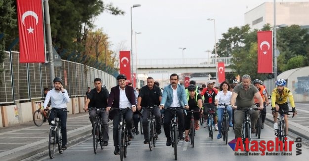 Makam Aracını Terk Eden Başkanlar, Pedal Çevirdi