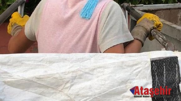 Yaşıtları Okula, O Kağıt toplamaya gitti