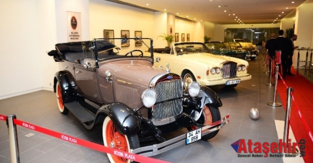 Klasik Otomobiller Sergisi Süzer Plaza’da