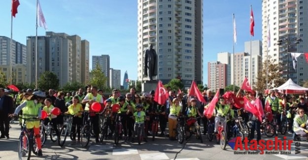 ATAŞEHİR'DE  PEDALLAR “CUMHURİYET” İÇİN ÇEVRİLDİ