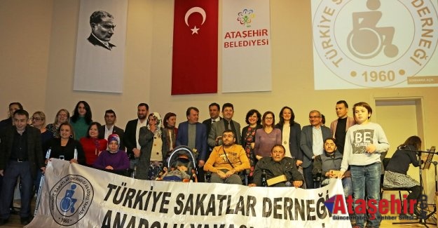 ATAŞEHİRDE TEKERLEKLİ SANDALYE DAĞITIMI YAPILDI