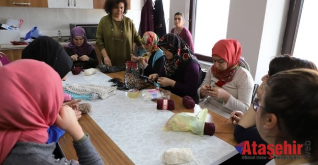 Özel Öğrencilerden Rengârenk File Çantalar