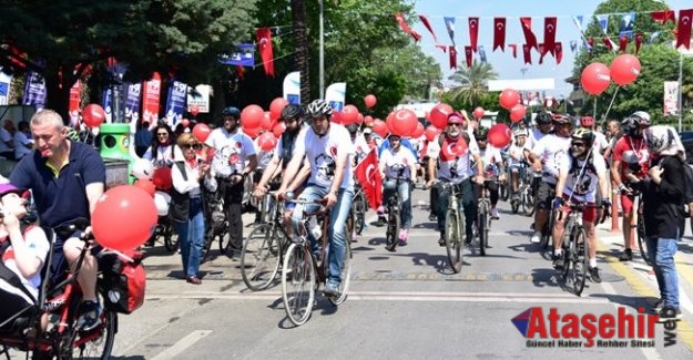 KADIKÖY’DE PEDALLAR 100’ÜNCÜ YIL İÇİN DÖNDÜ