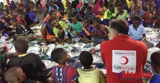 Kızılay’ın iftar sofraları ihtiyaç sahiplerini buluşturdu