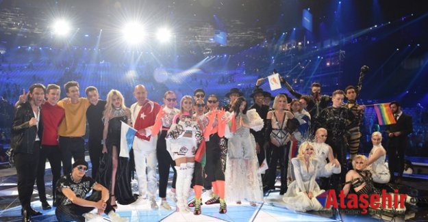 SERHAT EUROVISION'DA FİNALDE