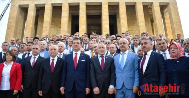 Ekrem İmamoğlu Anıtkabir'de