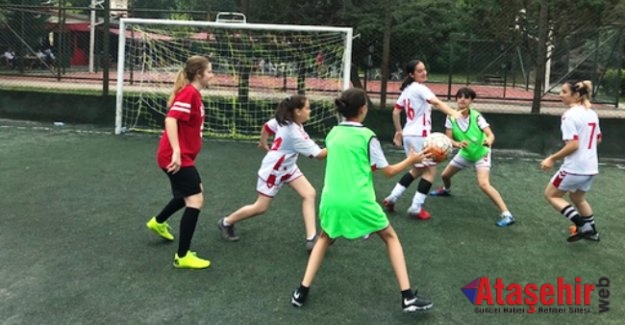 Türkiye’de Kadın Futbolu Destek Bekliyor