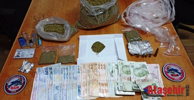 Ataşehir'de durdurulan taksiden uyuşturucu çıktı