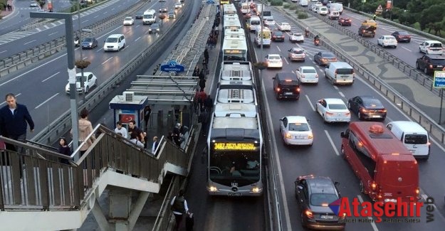İSTANBUL'DA TOPLU TAŞIMA YÜZDE 18,3 AZALDI