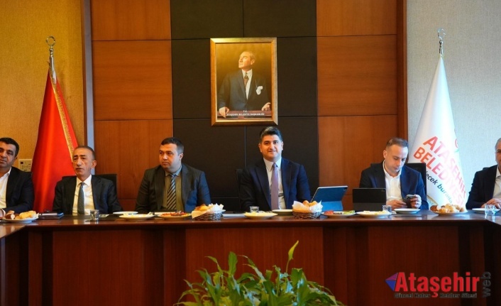 BAŞKAN ONURSAL ADIGÜZEL MUHTARLARLA BİR ARAYA GELDİ