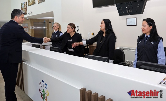 ONURSAL ADIGÜZEL, BELEDİYE ÇALIŞANLARIYLA BAYRAMLAŞTI