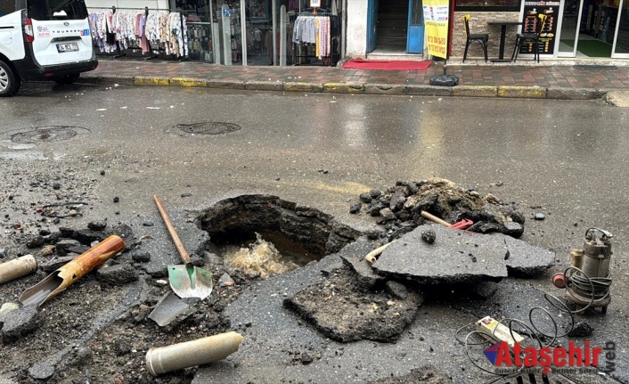 Ataşehir Yenisahra Mahallesi'nde İSKİ'ye ait su borusu patladı
