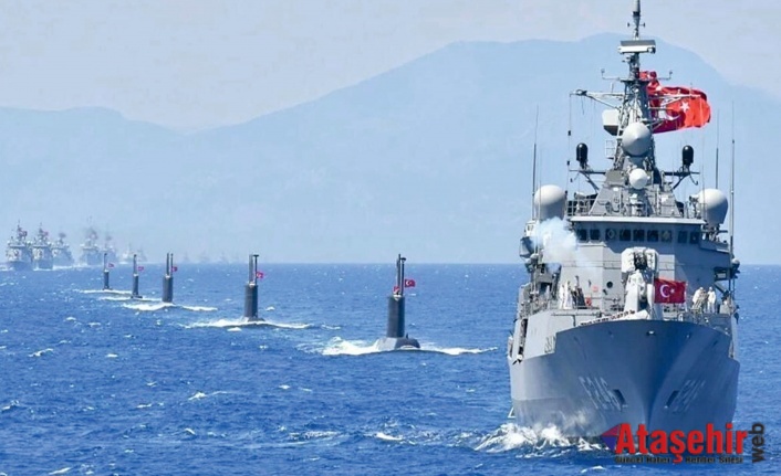 TCG Hızırreis İstanbul Boğazı’nda Halkı Selamlayacak