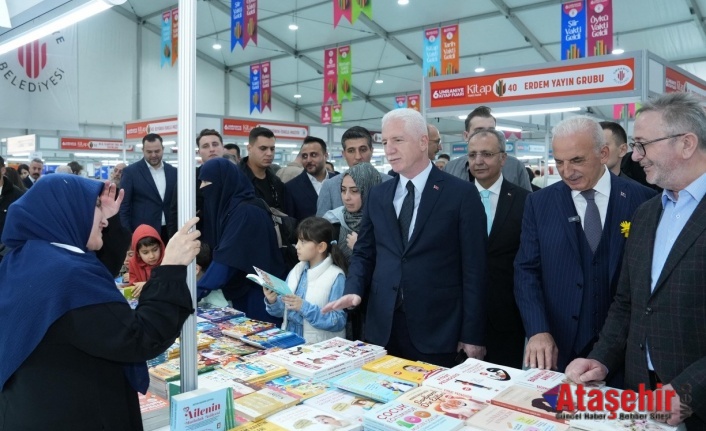 Vali Davut Gül’den Ümraniye Kitap Fuarı’na Ziyaret 