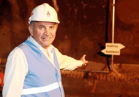İstanbul Büyükşehir Belediye Başkanı Kadir Topbaş Kadıköy -kartal Metrosunda İncelemelerde Bulundu. 