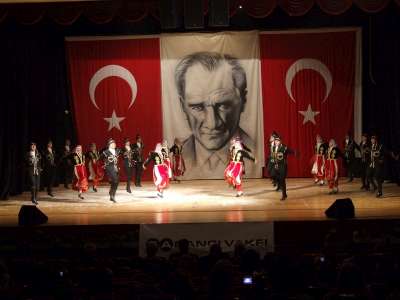 KÜLTÜR VE TURİZM BAKANLIĞI İLE SABANCI VAKFI ORTAKLAŞA HALK DANSLARI YARIŞMASI DÜZENLİYOR