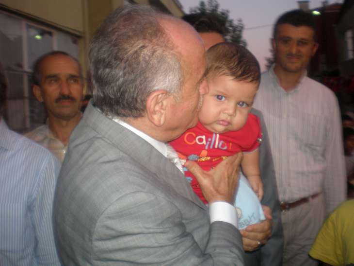 AK PARTİ YENİSAHRA İFTAR YEMEĞİNE KADİR TOPBAŞ'DA KATILDI