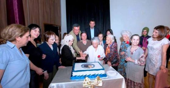 ANADOLU HUZUREVİ'NDE DUYGULU KUTLAMA