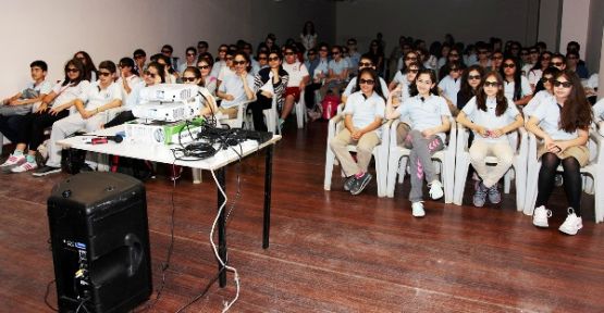 Ataşehirli öğrncilerin 3D sinema keyfi