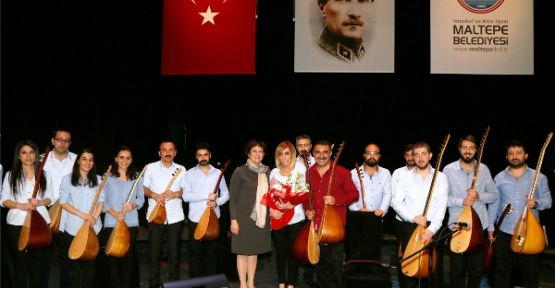 Bağlama Orkestrası Maltepelileri Büyüledi