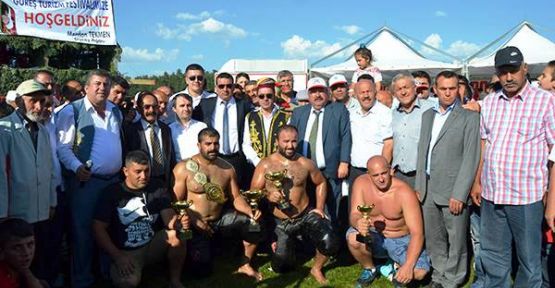 ÇANKIRI YAPRAKLI'DA ALTIN KEMER ÜNAL KARAMAN'IN OLDU