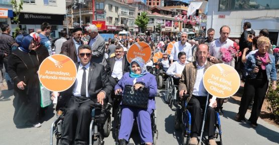ENGELLİLER ÜMRANİYE’DE ENGELSİZ YAŞAM FARKINDALIĞI İÇİN YÜRÜDÜ