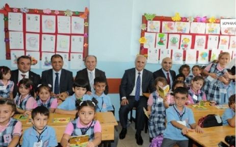 İstanbul'da Yılın ilk ders zili çaldı