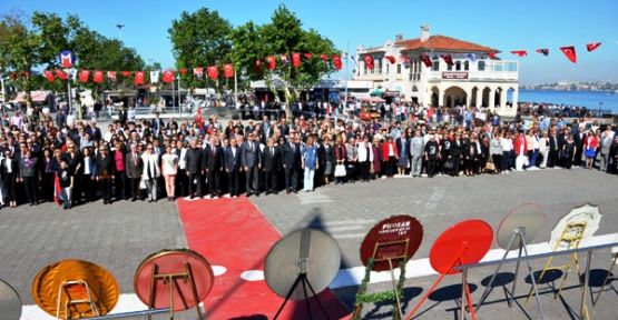 KADIKÖY'DE 19 MAYIS TÖRENİ