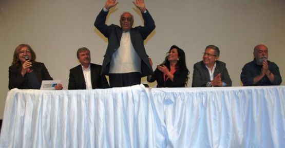 Kadıköylüler Yaşar Kemal’i uğurluyor